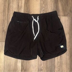 Vuori Bank Shorts